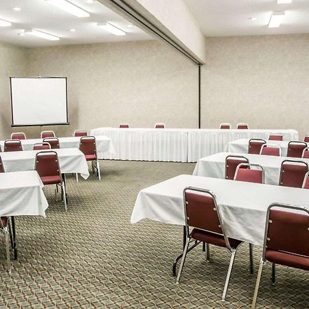 Comfort Inn & Suites Riverview Near Davenport And I-80 Le Claire Экстерьер фото