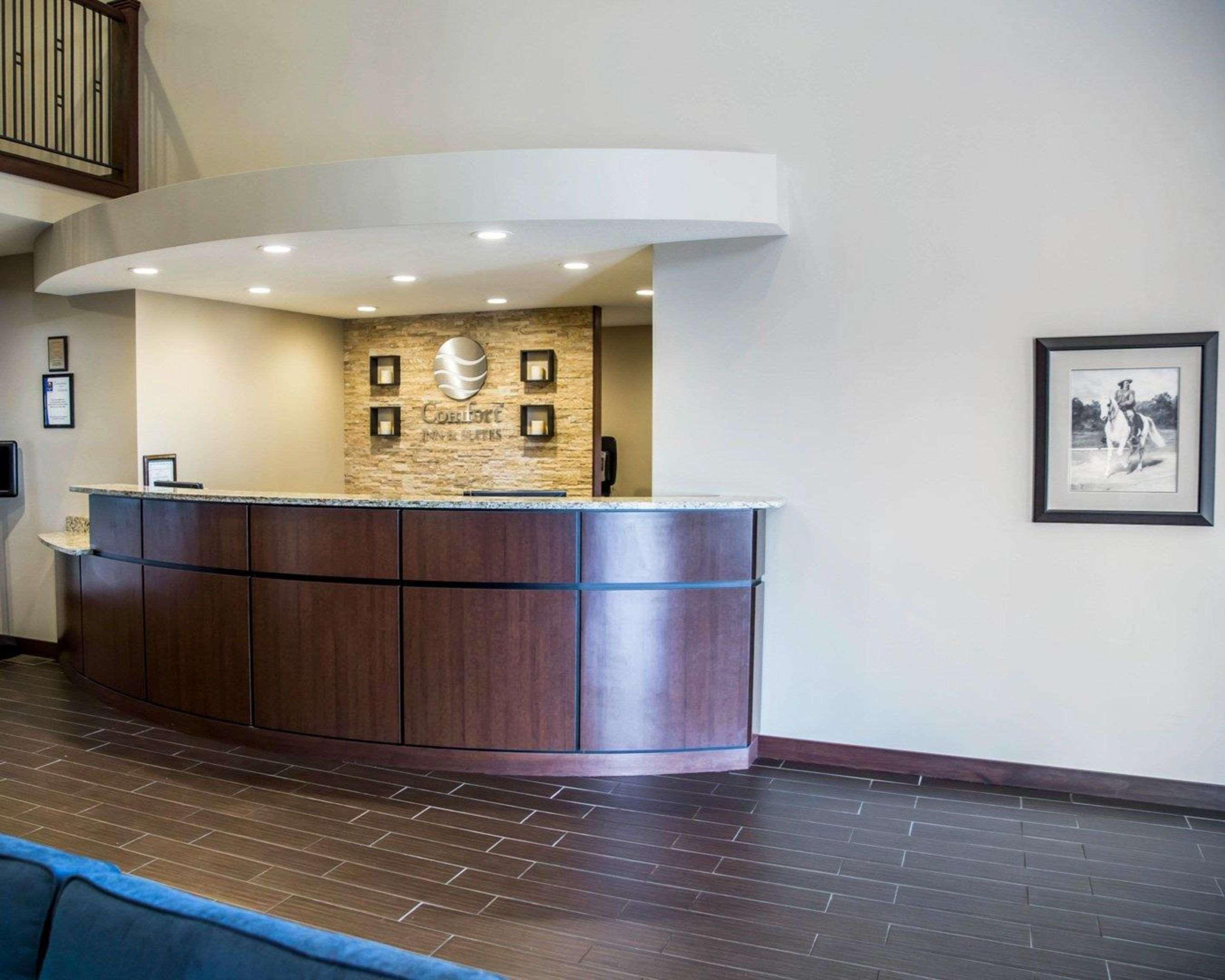 Comfort Inn & Suites Riverview Near Davenport And I-80 Le Claire Экстерьер фото