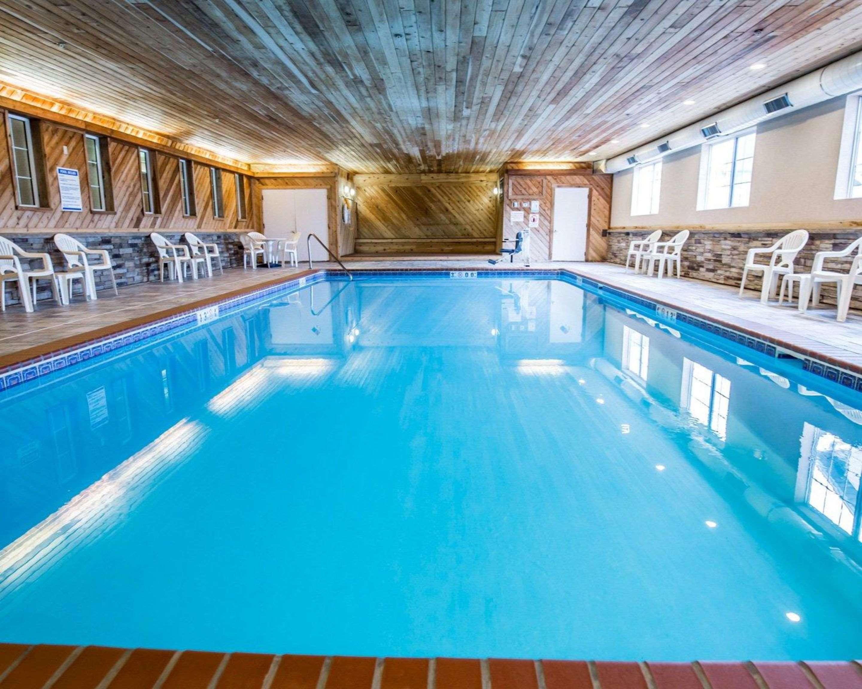 Comfort Inn & Suites Riverview Near Davenport And I-80 Le Claire Экстерьер фото