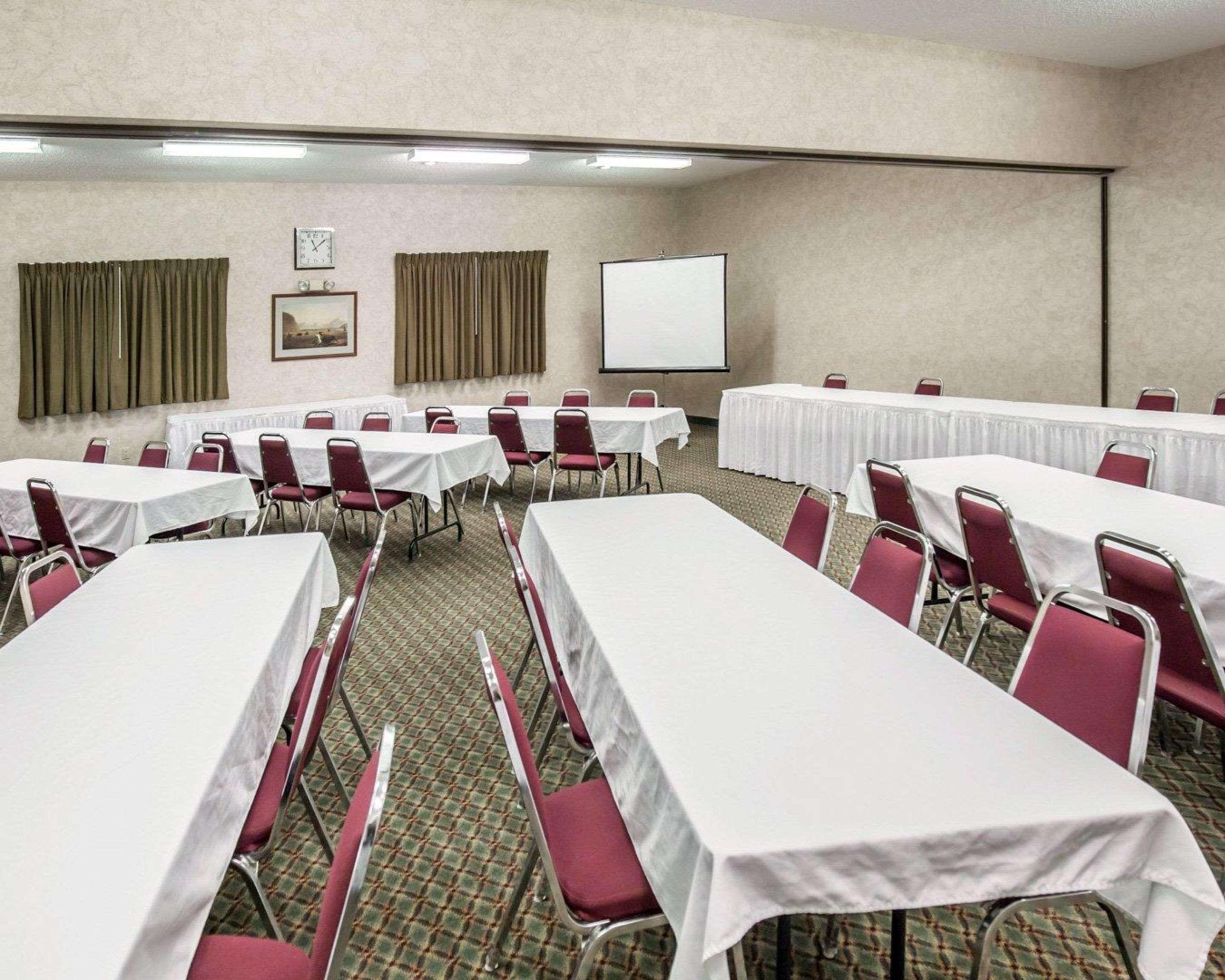 Comfort Inn & Suites Riverview Near Davenport And I-80 Le Claire Экстерьер фото