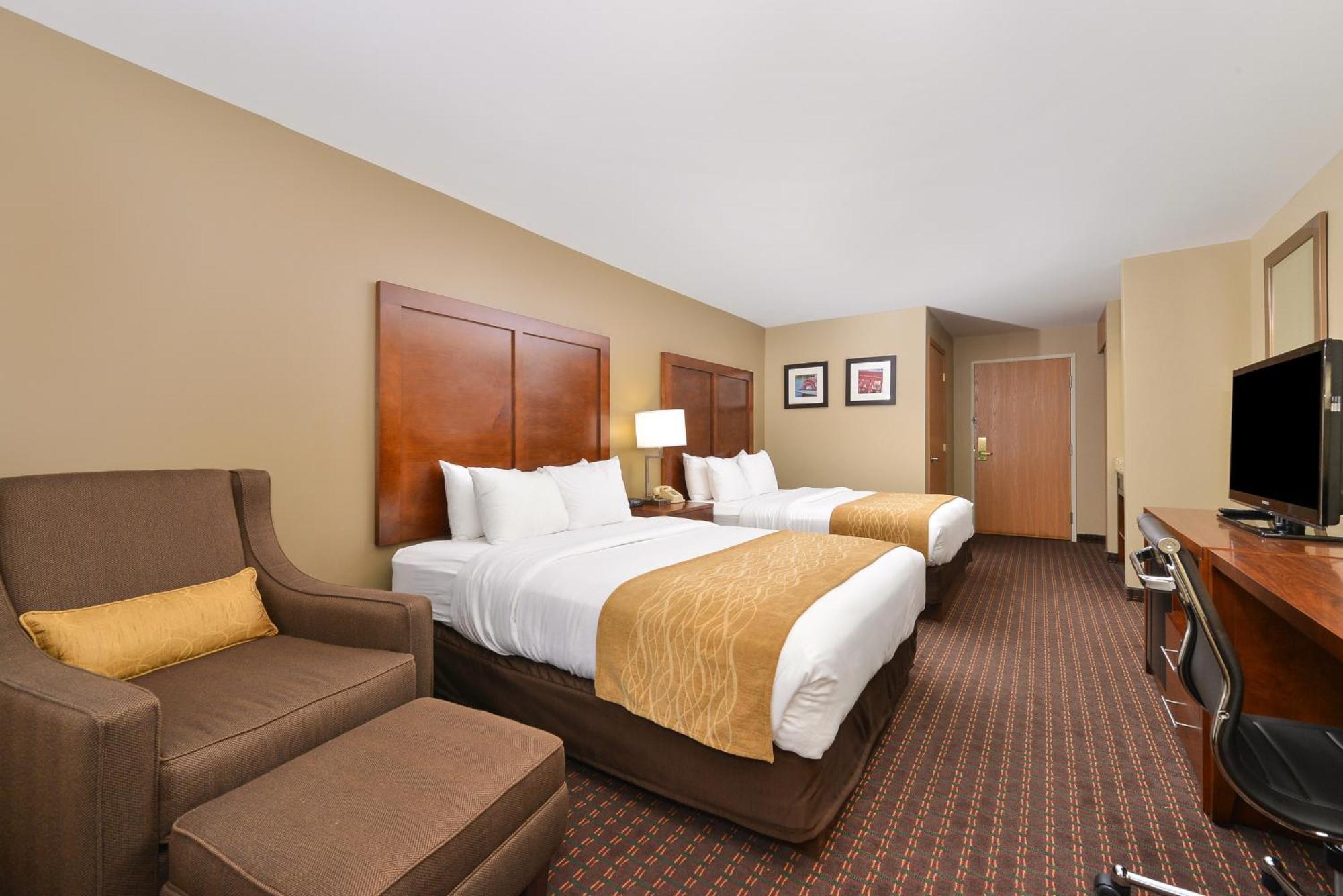 Comfort Inn & Suites Riverview Near Davenport And I-80 Le Claire Номер фото