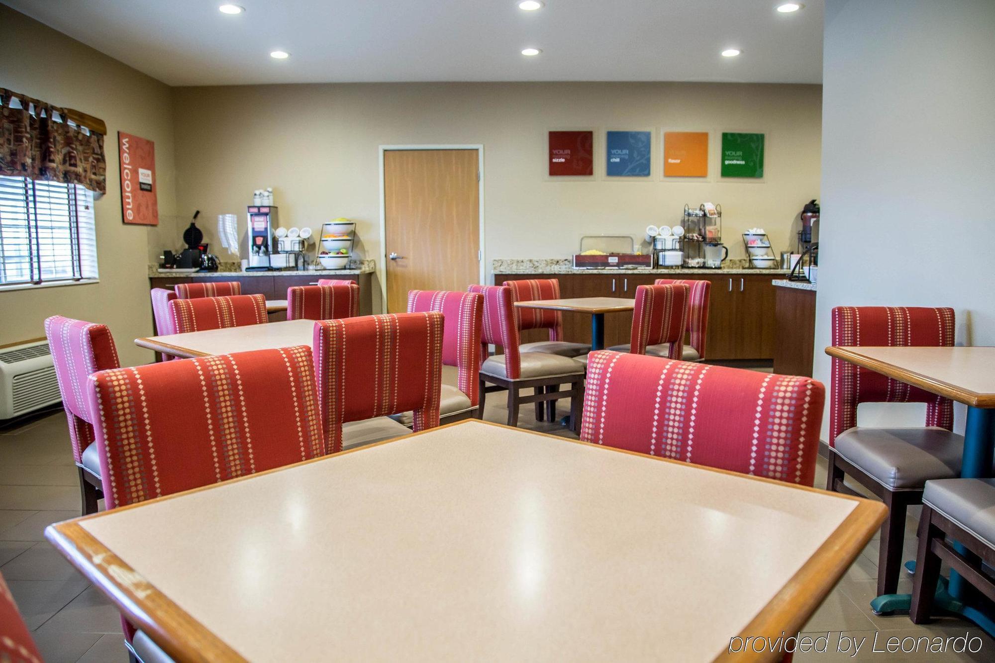 Comfort Inn & Suites Riverview Near Davenport And I-80 Le Claire Экстерьер фото