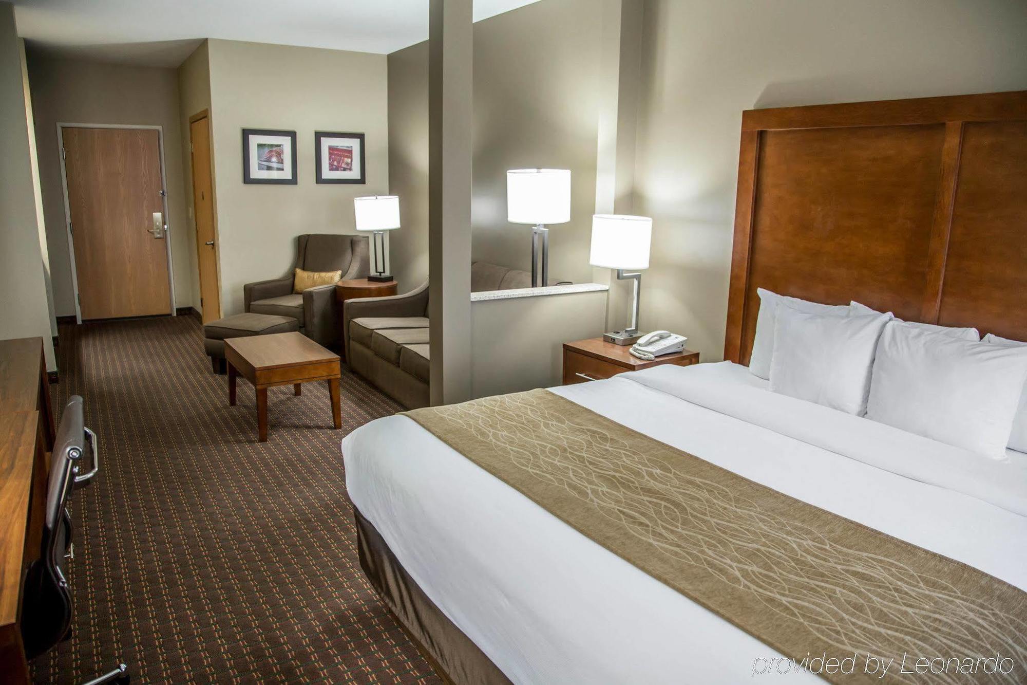 Comfort Inn & Suites Riverview Near Davenport And I-80 Le Claire Экстерьер фото