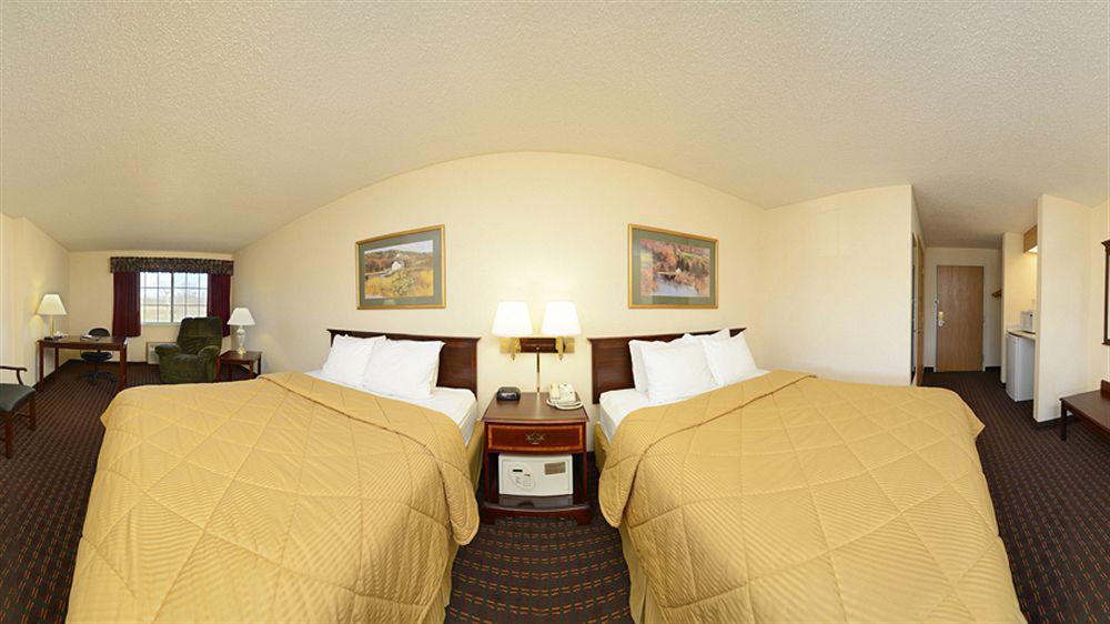 Comfort Inn & Suites Riverview Near Davenport And I-80 Le Claire Экстерьер фото